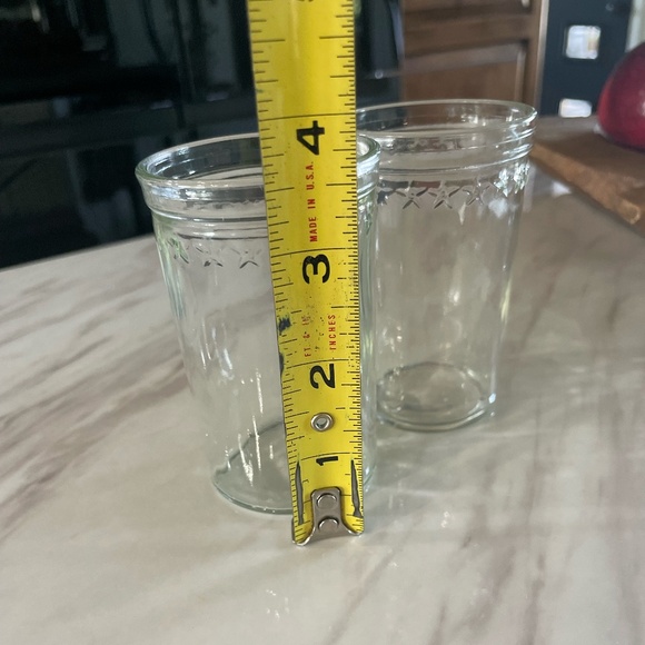 VINTAGE SET OF 2 RAISED STAR RIM JUICE GLASSES - Picture 5 of 6